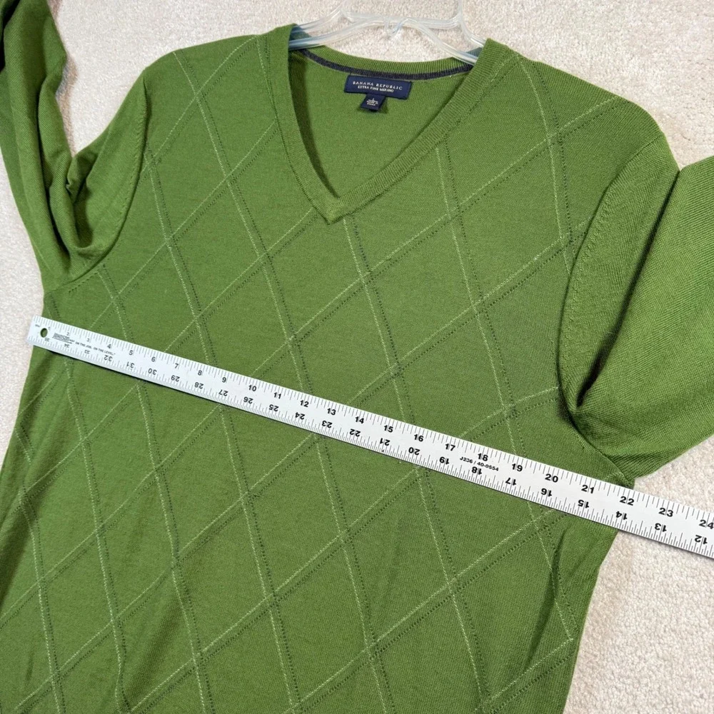 Banana Republic Sweater Mens Large‎ Green Merino Wool V-Neck